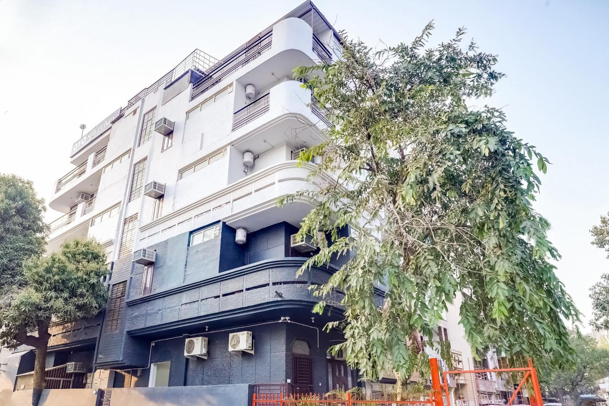 Collection O 71756 Hotel Silver Arrow Near Pacific Mall Tagore Garden Delhi  Exterior foto